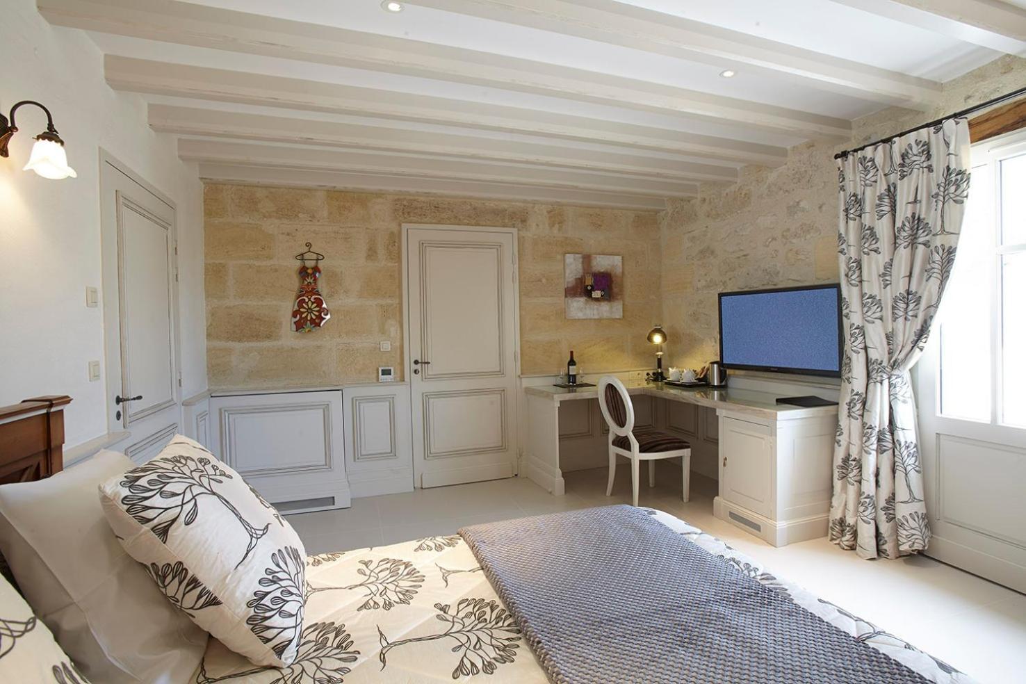 Chateau La Rose Perriere Lussac  Oda fotoğraf